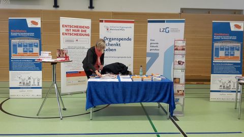 Infostand der LZG beim Markt der Möglichkeiten